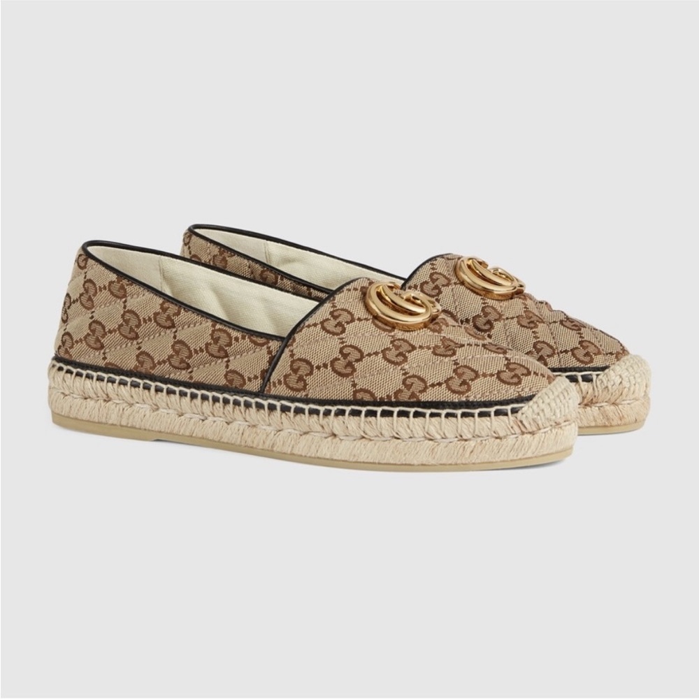 Gucci WOMEN'S GG MATELASSÉ CANVAS
ESPADRILLE size 37